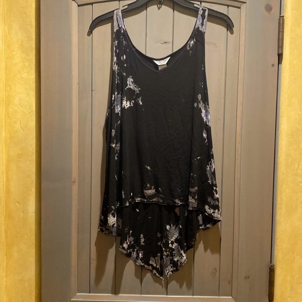 Hard tail forever tank  size medium black print
